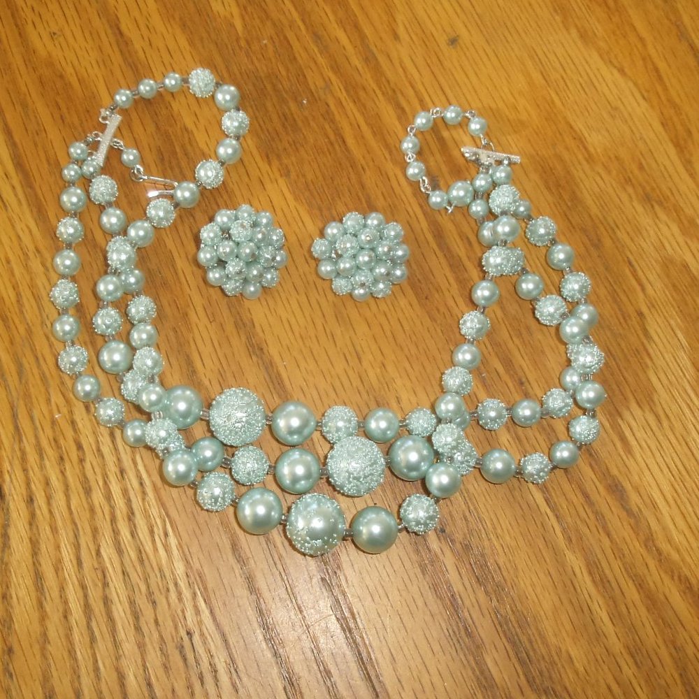 Necklace clip earrings set Japan silver tone blue lucite frosted beads strands